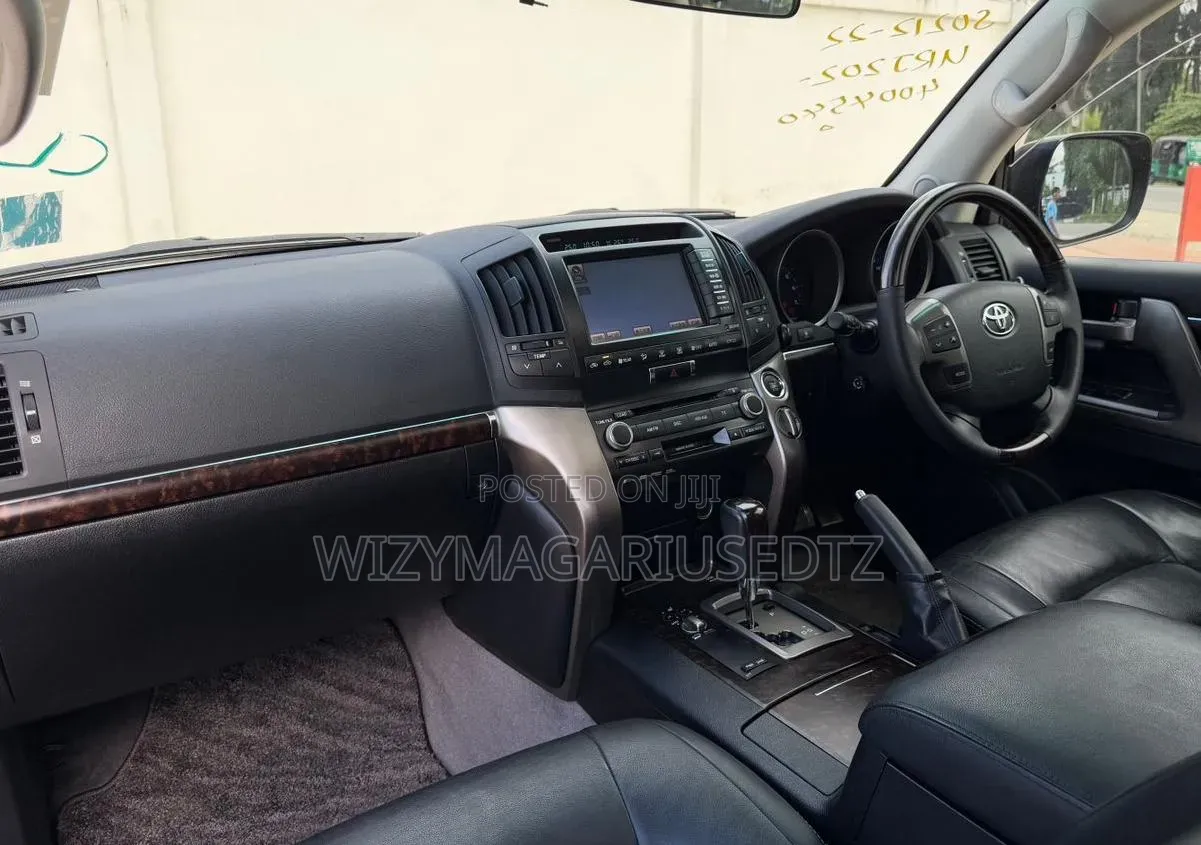 Toyota Land Cruiser 2011 Matt Black