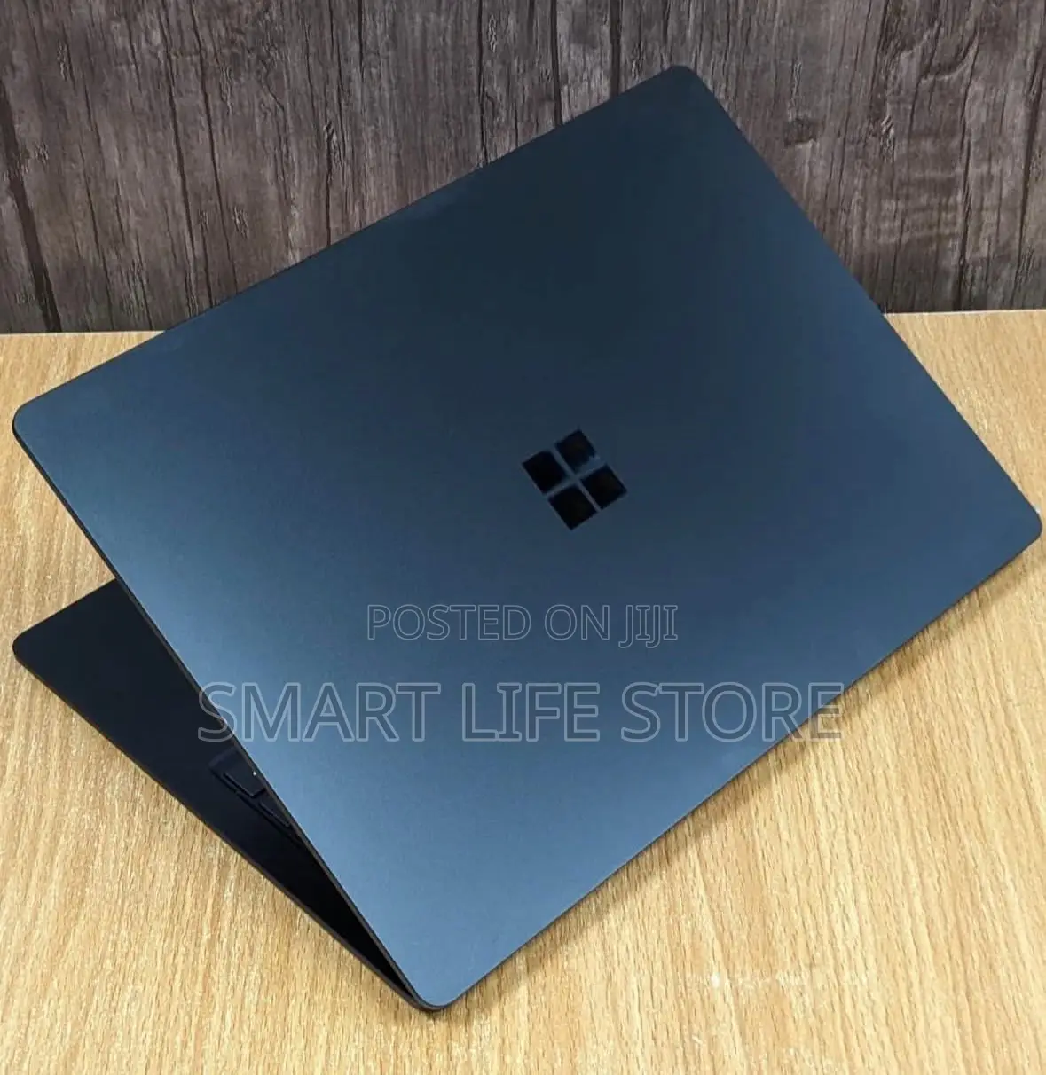 New Laptop Microsoft Surface Laptop 2 8GB Intel Core i7 SSD 256GB