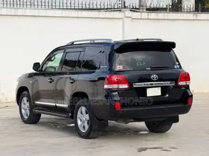 Toyota Land Cruiser 2011 Black