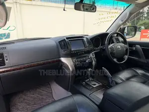Toyota Land Cruiser 2011 Black