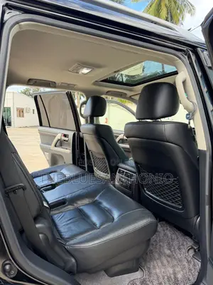 Toyota Land Cruiser 2011 Black