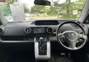 Toyota Corolla Rumion 2010 Black