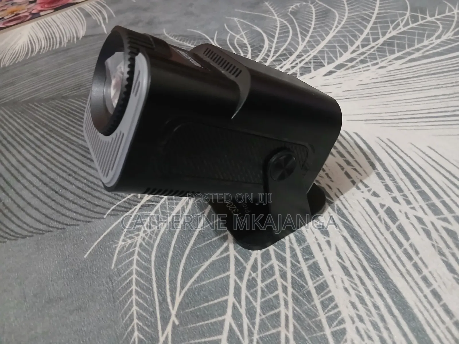 Hy320 Projector