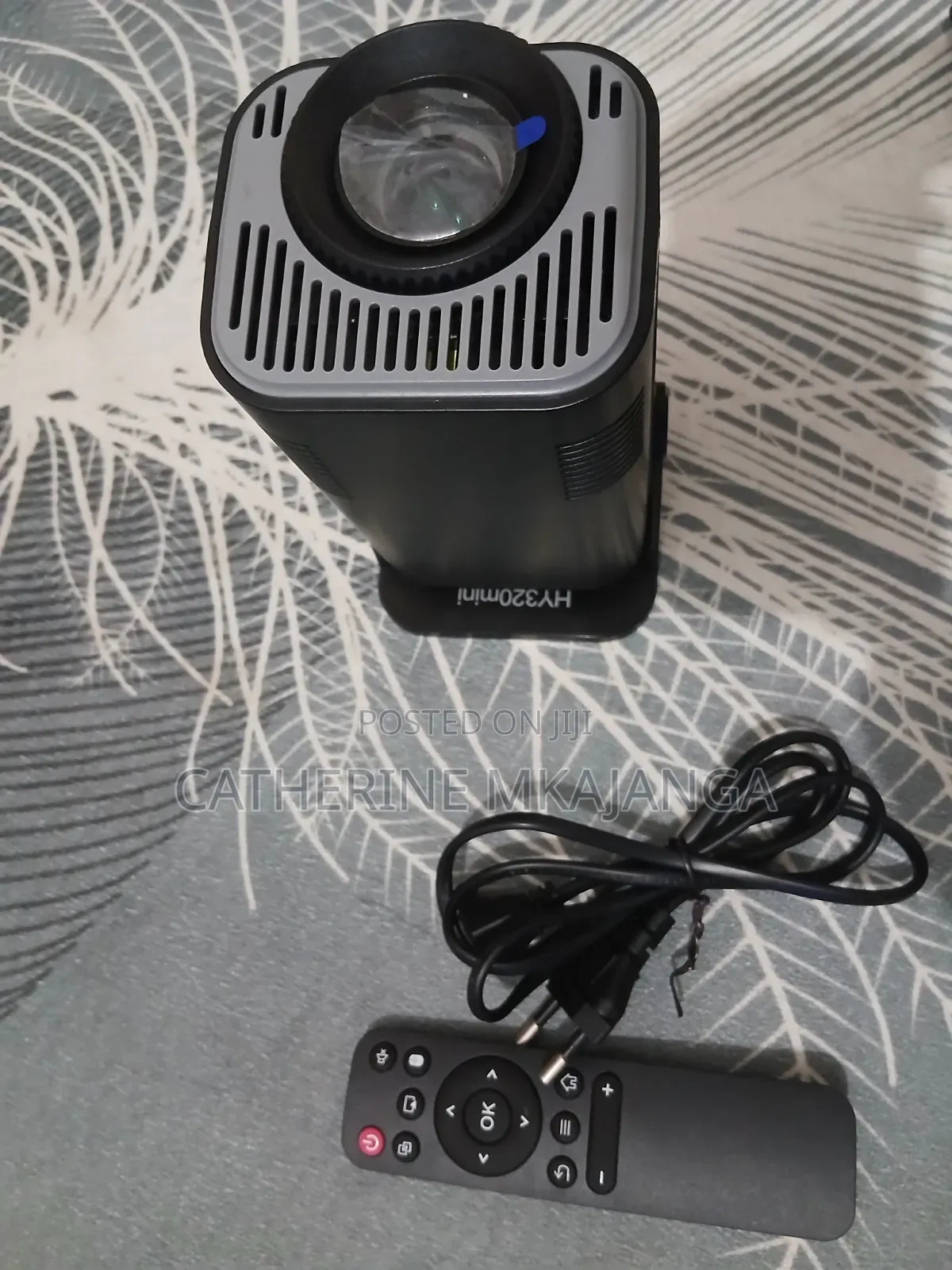Hy320 Projector