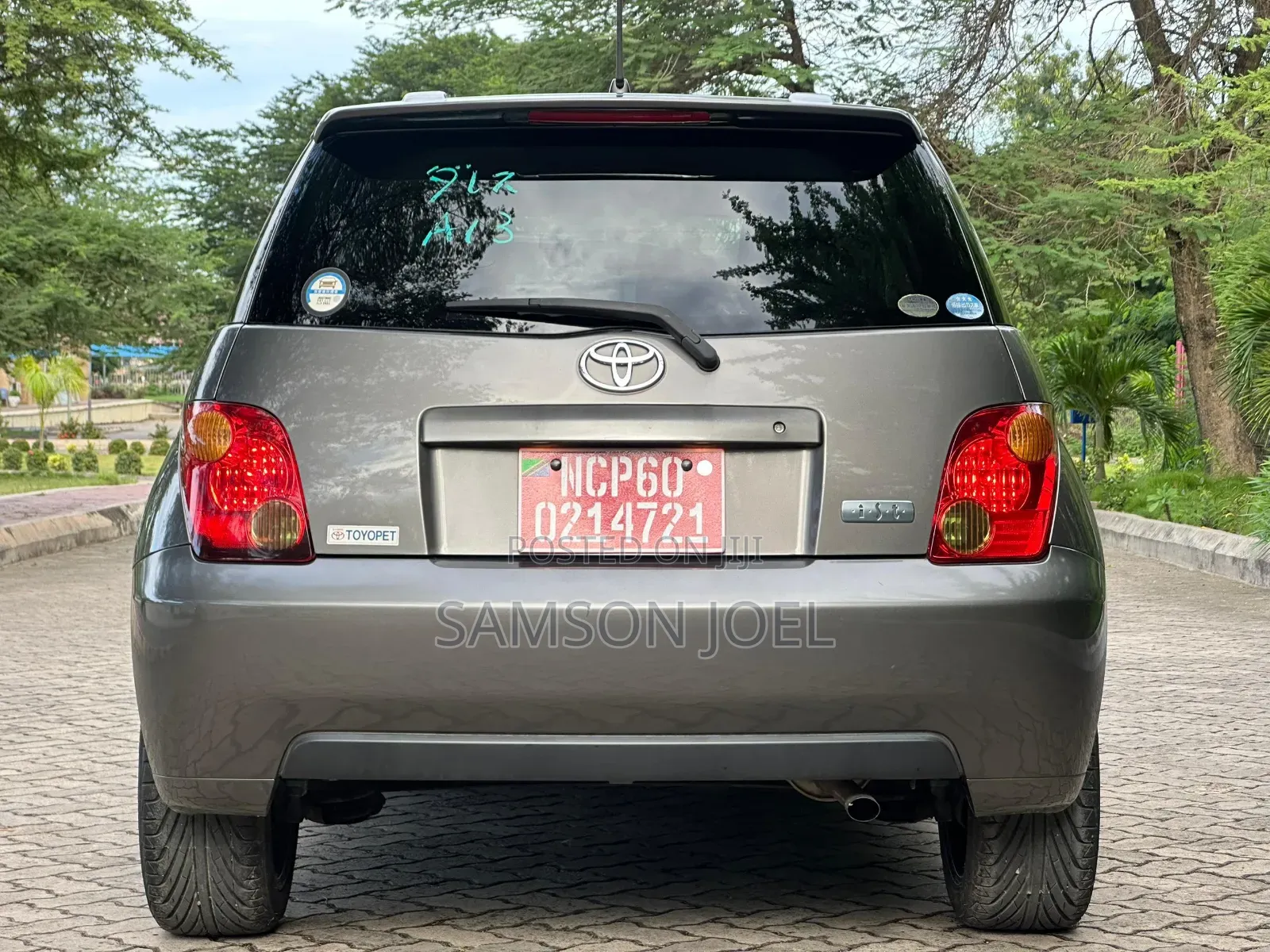 Toyota IST 2005 Gray