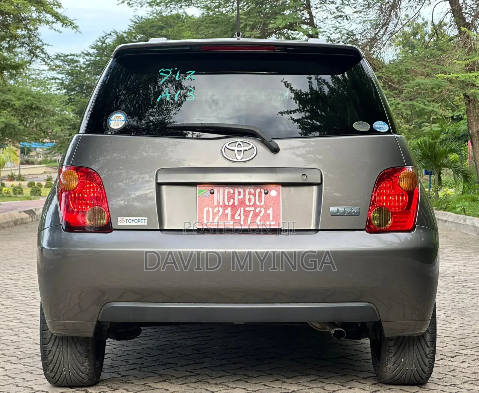 Toyota IST 2005 Gray