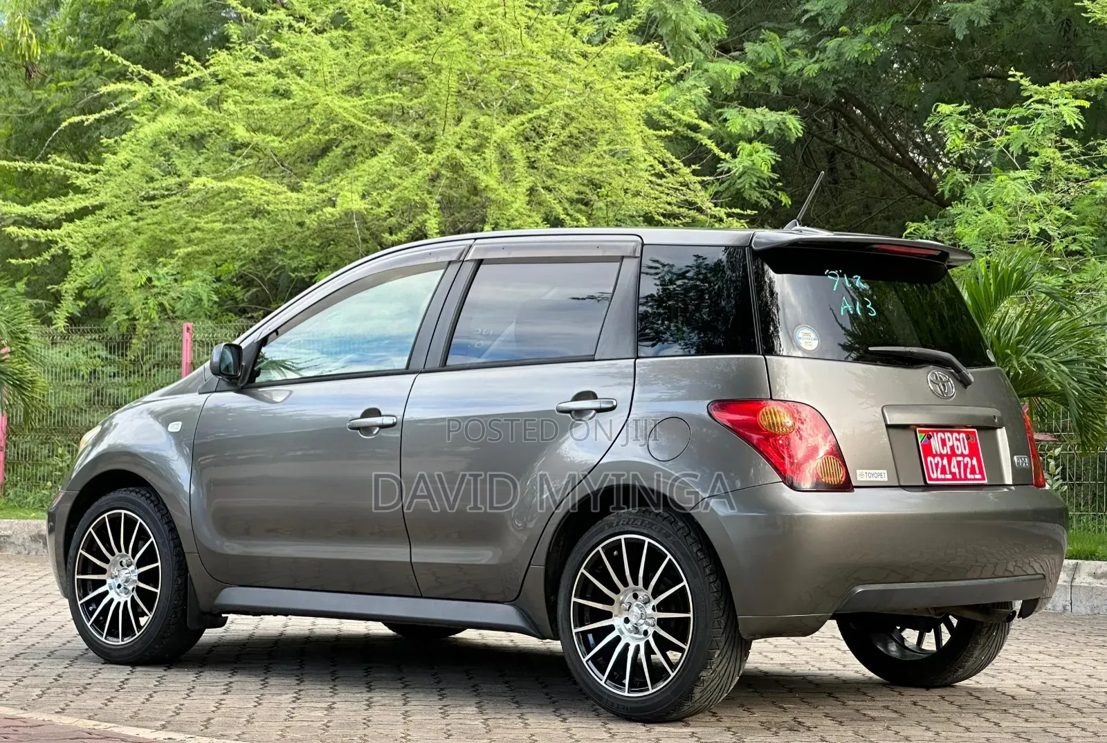 Toyota IST 2005 Gray