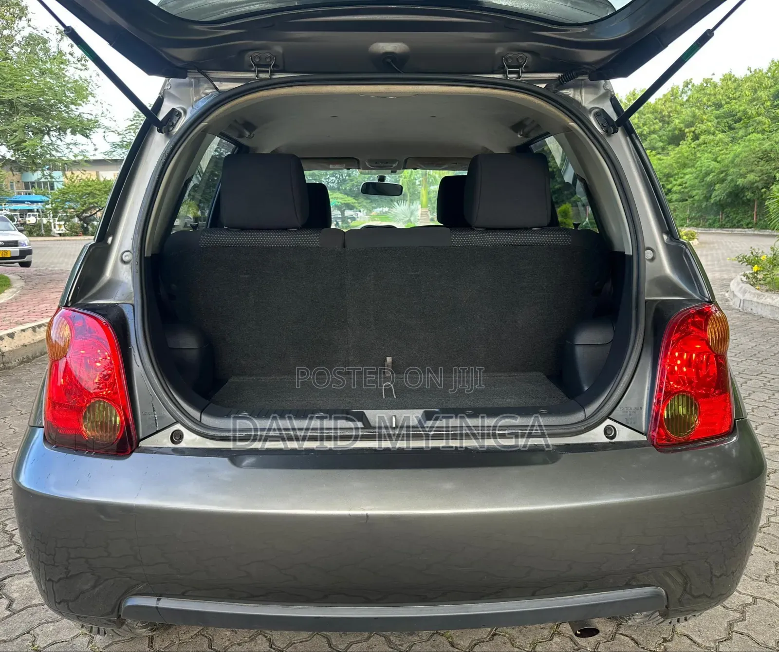 Toyota IST 2005 Gray