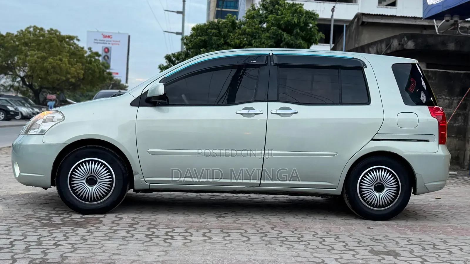 Toyota Raum 2008 Silver