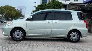 Toyota Raum 2008 Silver