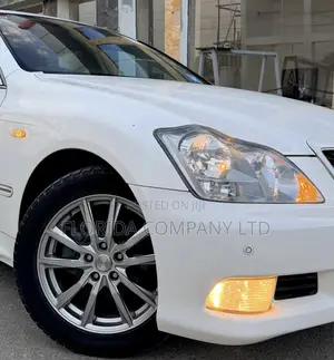 Toyota Crown 2006 White