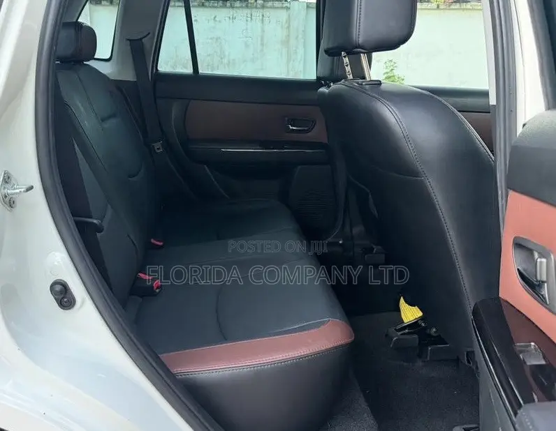 Mazda Verisa 2009 White