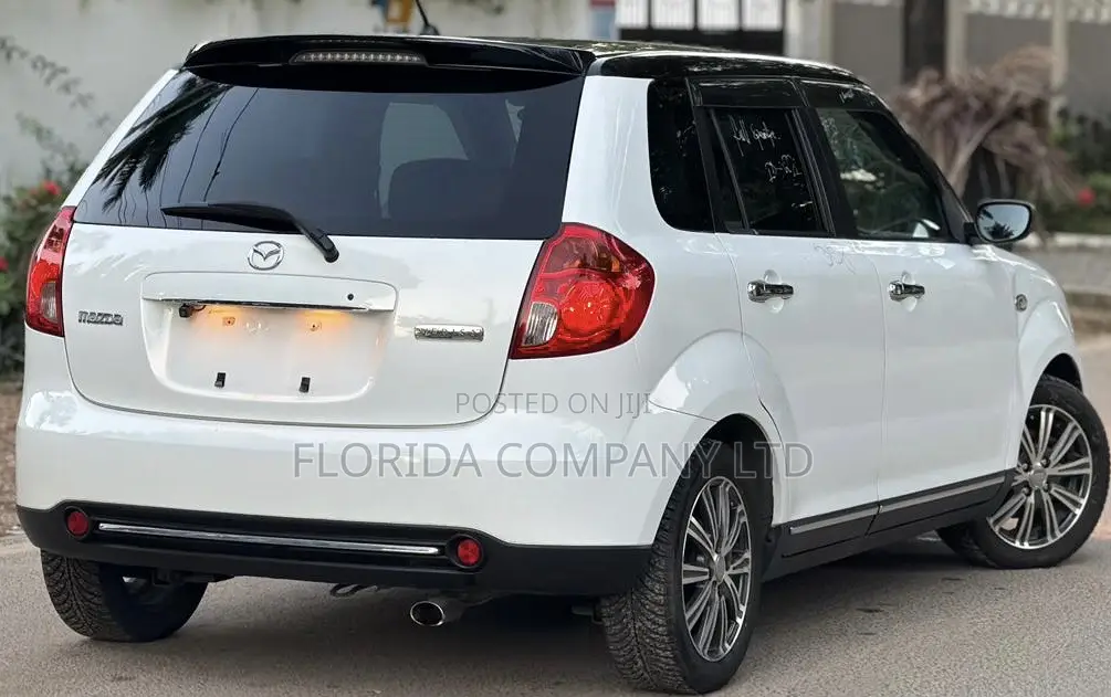 Mazda Verisa 2009 White