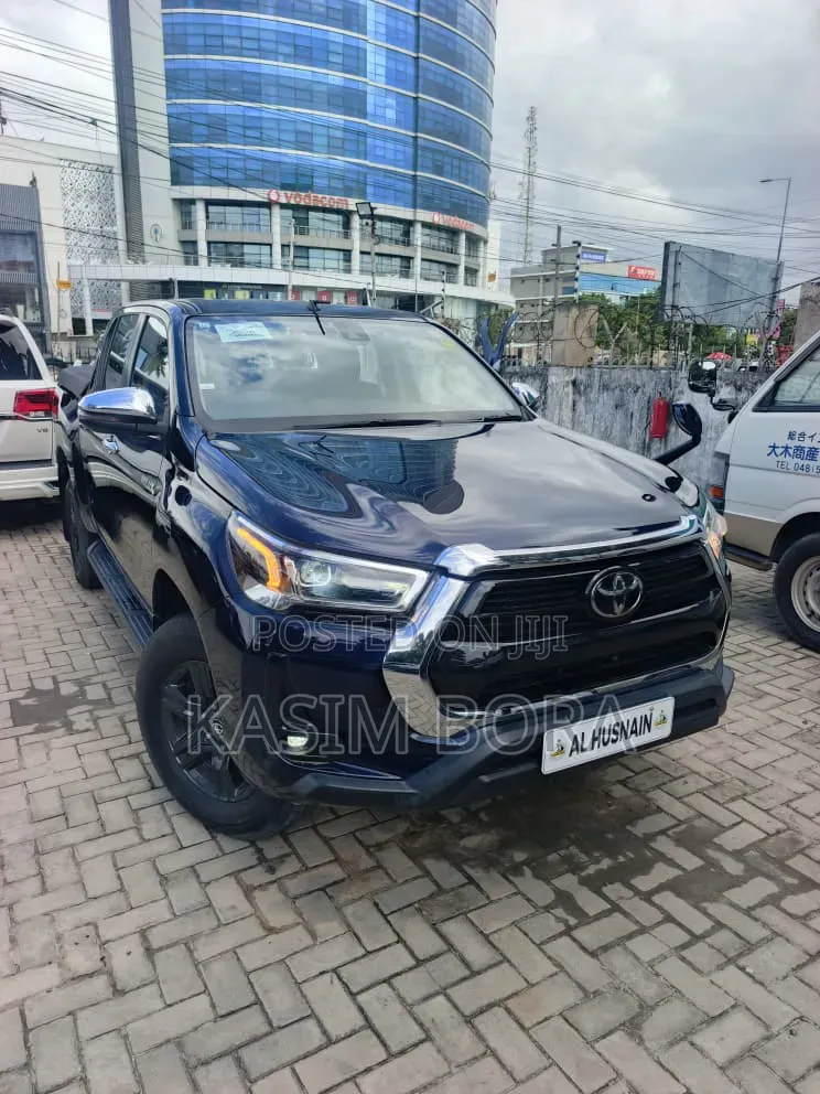 Toyota Hilux 2024 Purple