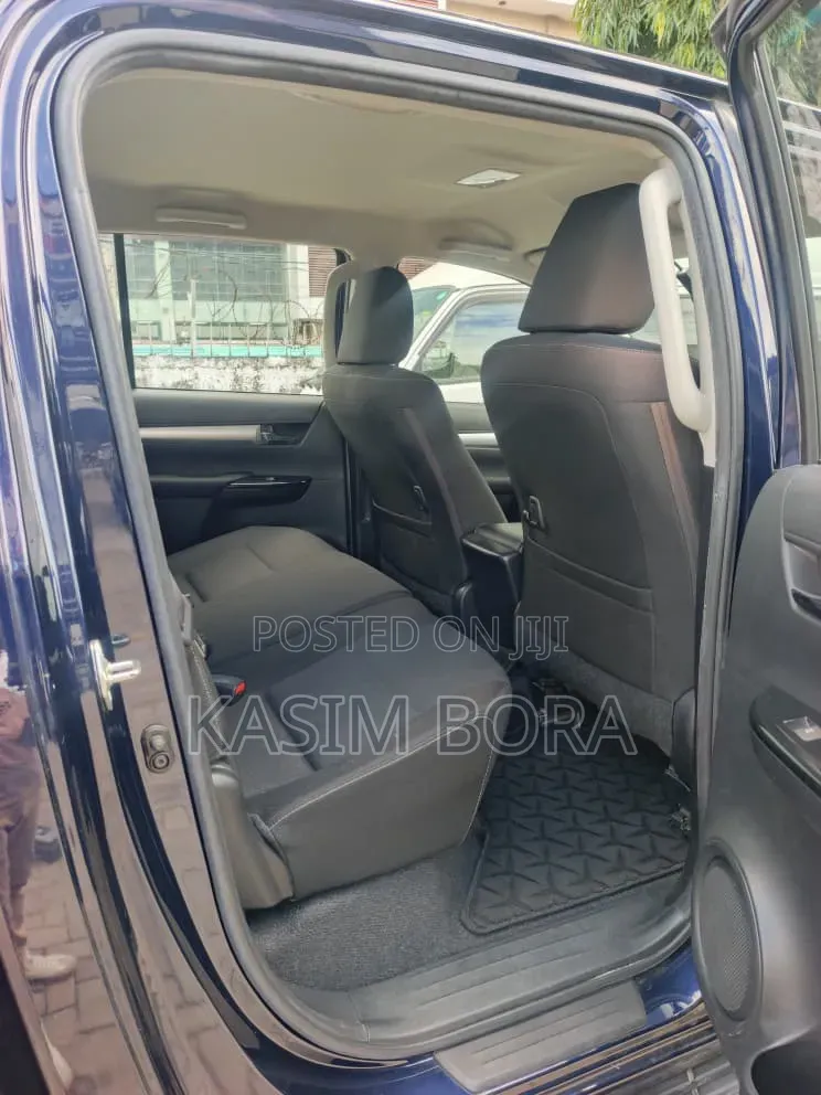 Toyota Hilux 2024 Purple
