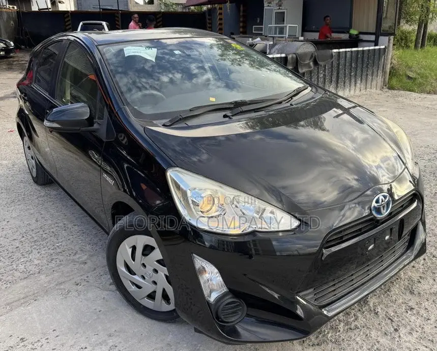 Toyota Aqua 2015 Black