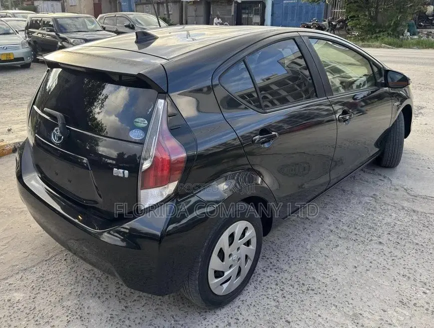 Toyota Aqua 2015 Black