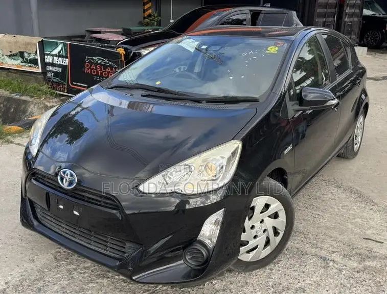Toyota Aqua 2015 Black