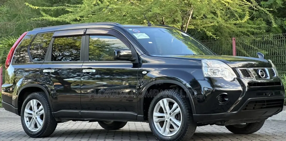 Nissan X-Trail 2012 Black