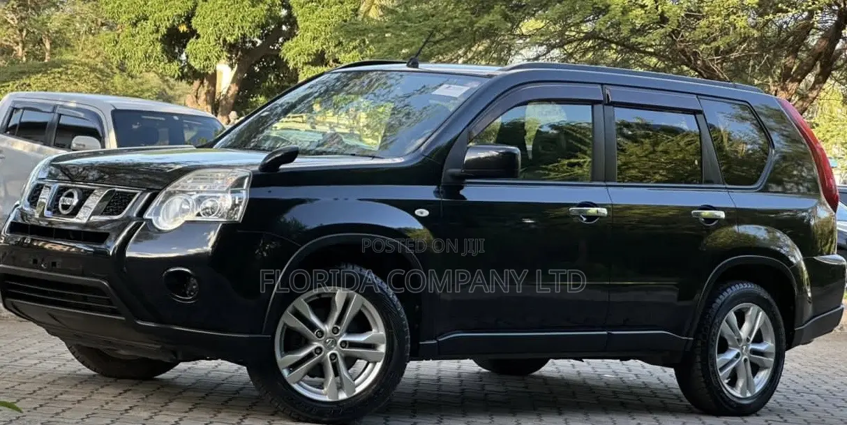Nissan X-Trail 2012 Black