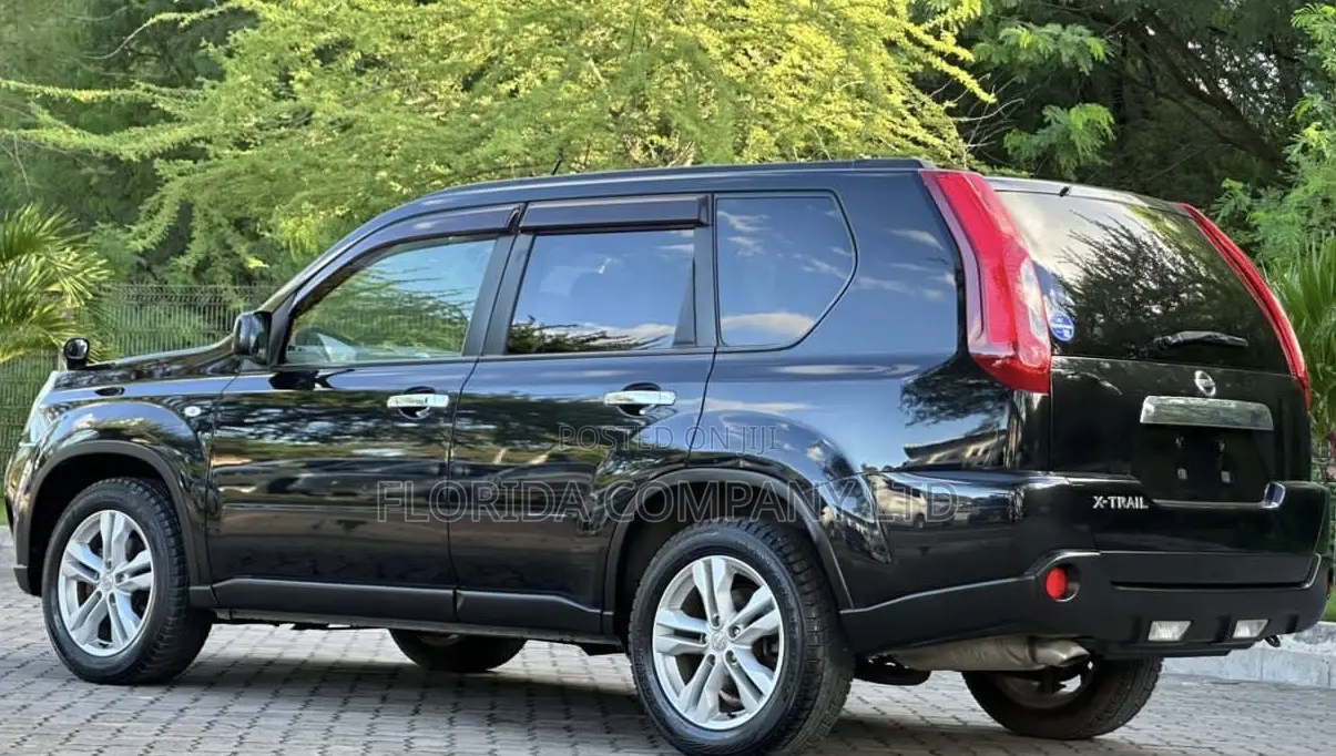 Nissan X-Trail 2012 Black