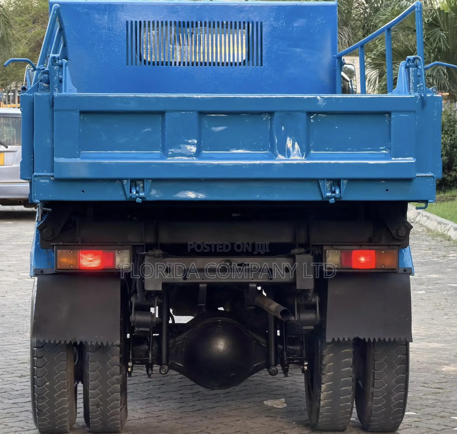 Mitsubishi 1999 Blue
