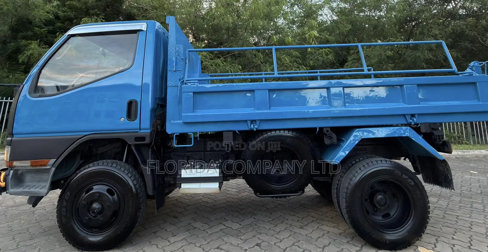 Mitsubishi 1999 Blue