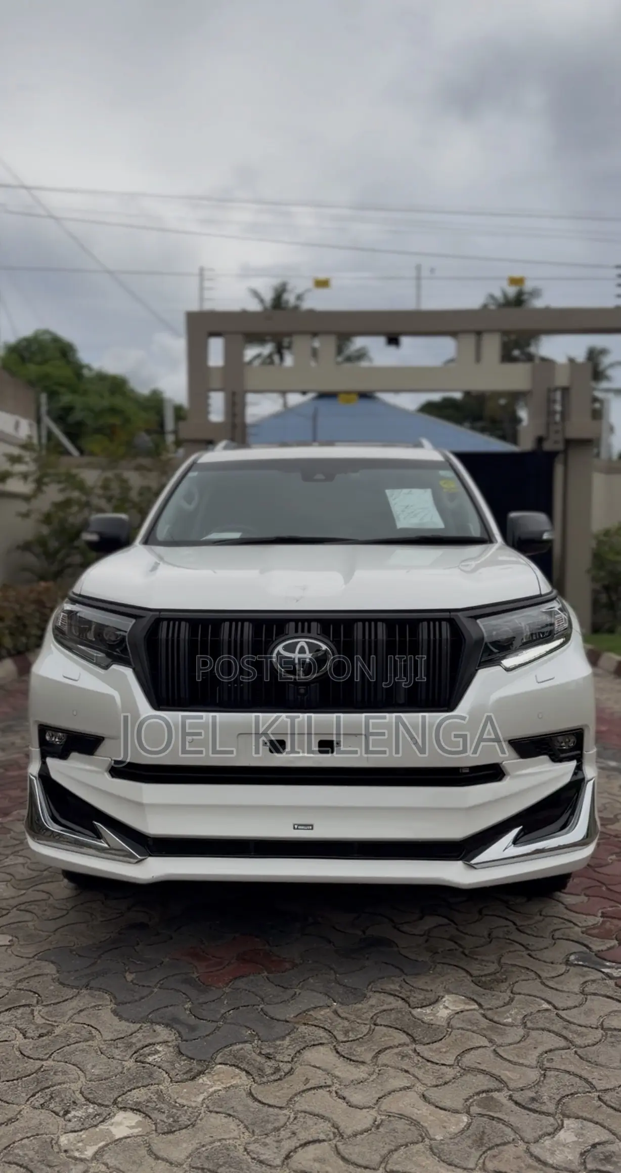 Toyota Land Cruiser Prado 2023 White