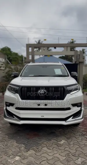 Toyota Land Cruiser Prado 2023 White