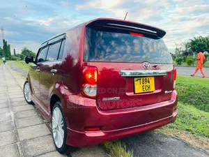 Toyota Corolla Rumion 2008 Red
