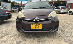Toyota Ractis 2012 Maroon