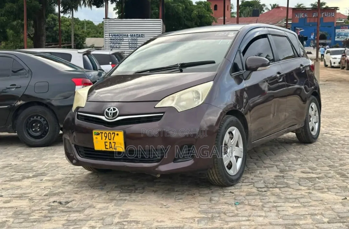 Toyota Ractis 2012 Maroon