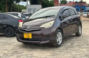 Toyota Ractis 2012 Maroon