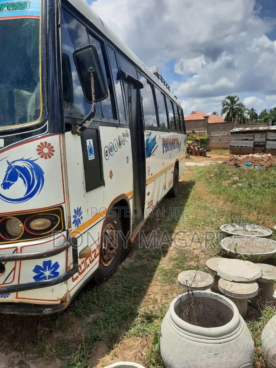 Tata Starbus Ultra Skool 2005 White