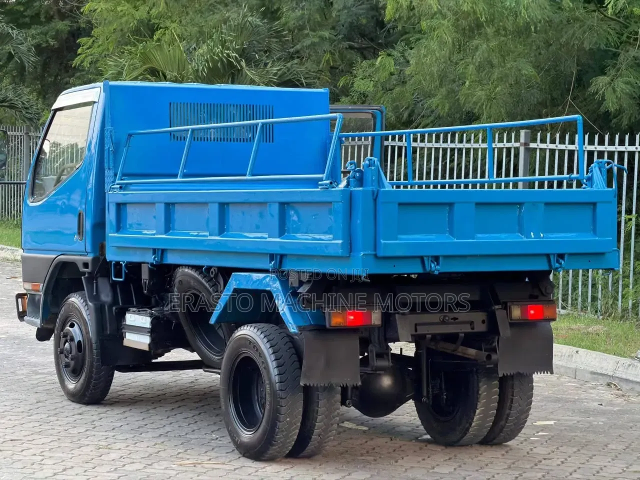 Mitsubishi Canter Tiper 4d33 1999 Blue