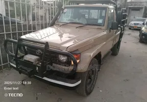 Toyota Land Cruiser 2015 Gold