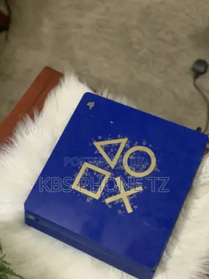 Playstation 4 Slim