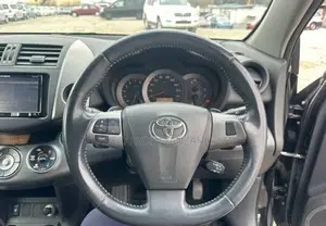 Toyota Vanguard 2010 Black