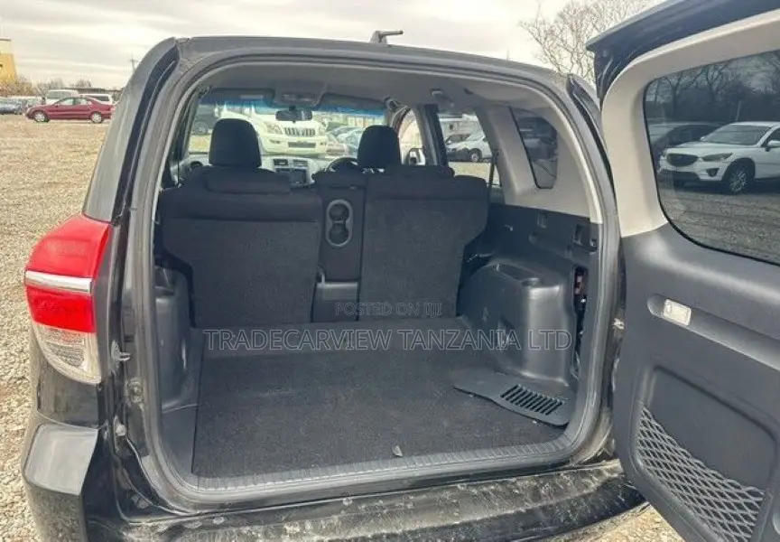 Toyota Vanguard 2010 Black