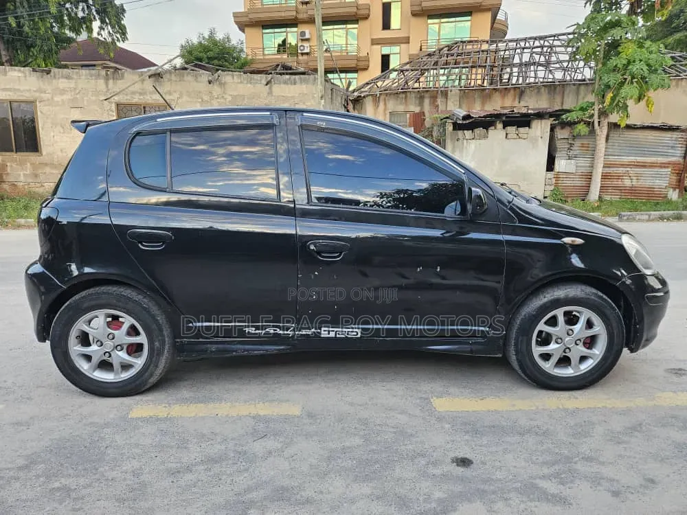 Toyota Vitz 2003 Black