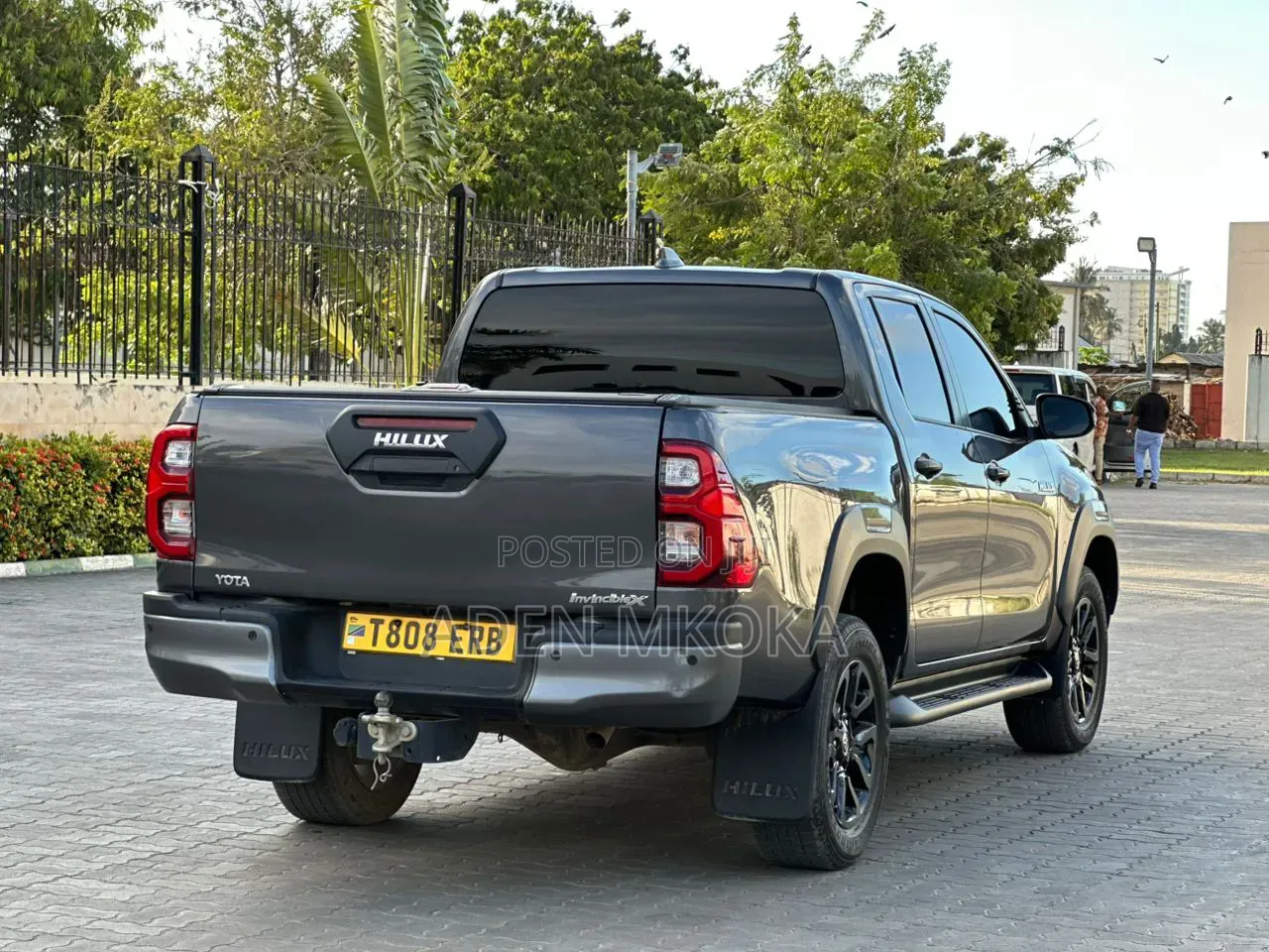 New Toyota Hilux 2023 Gray