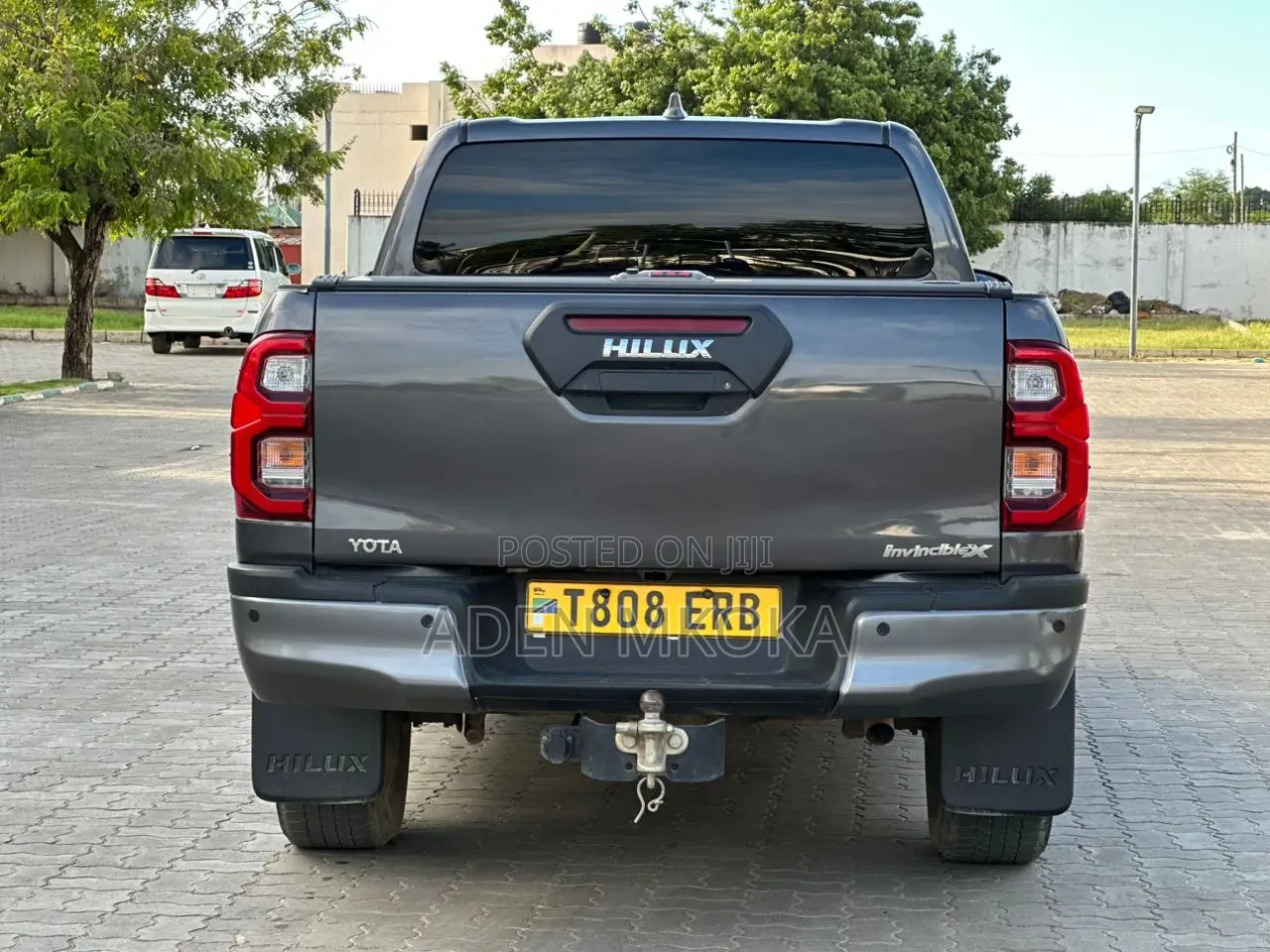 New Toyota Hilux 2023 Gray