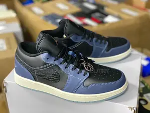 Nike Air Jordan Low Se Sneakers