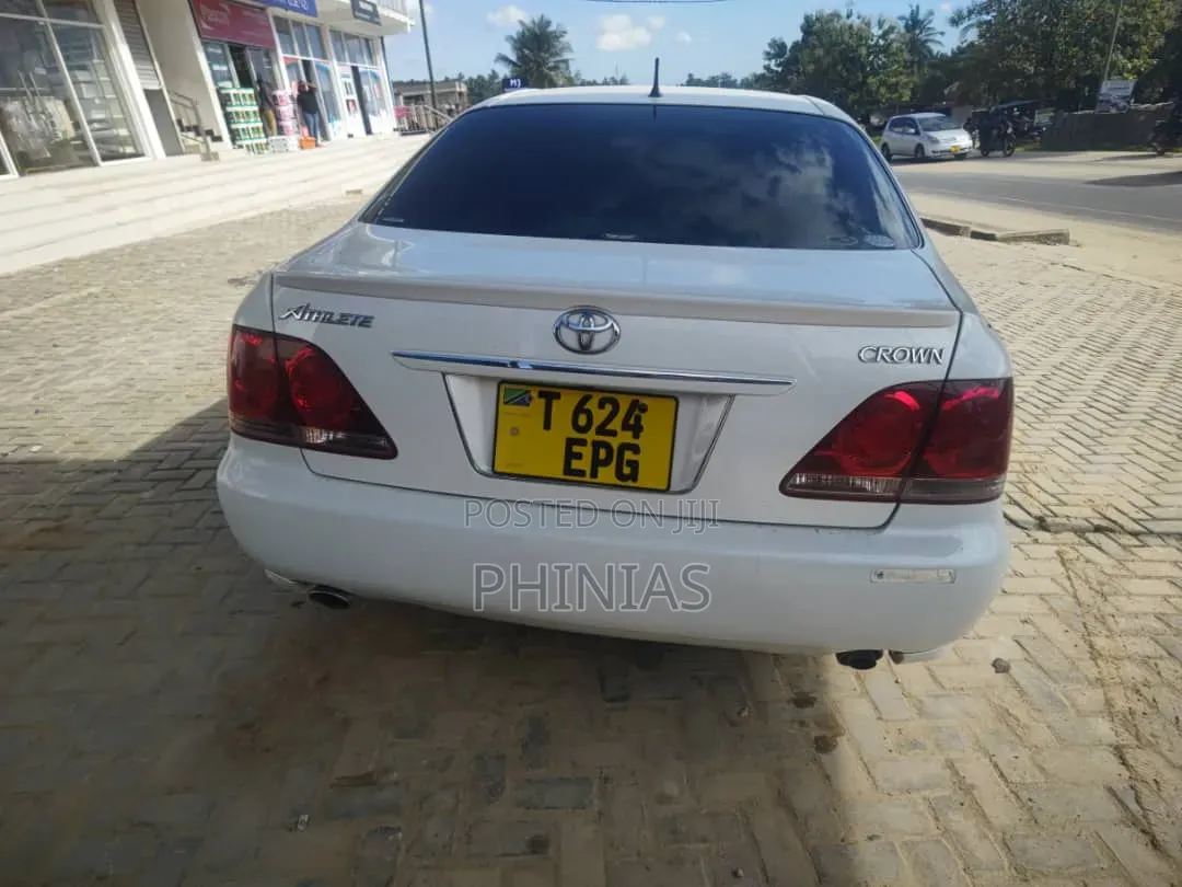 Toyota Crown 2007 White