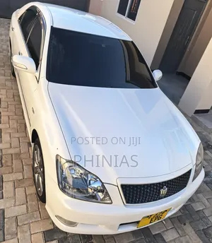 Toyota Crown 2007 White
