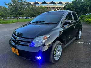 Toyota IST 2004 Black