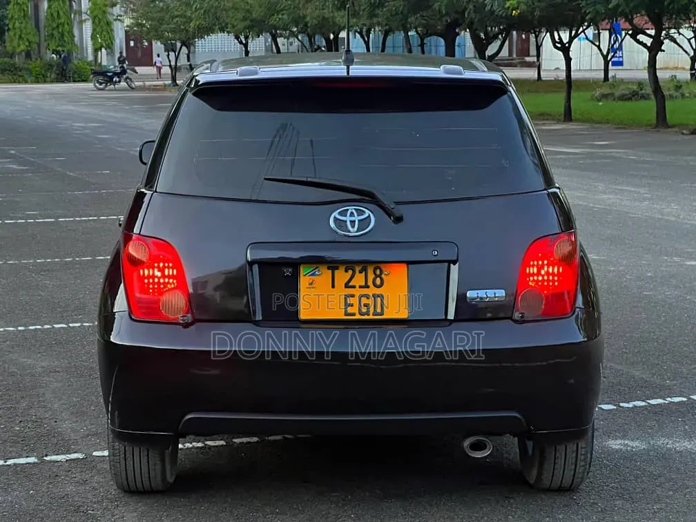 Toyota IST 2004 Black