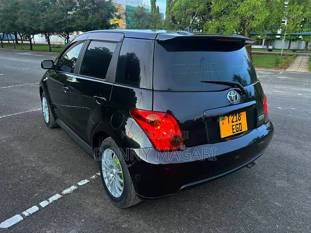 Toyota IST 2004 Black