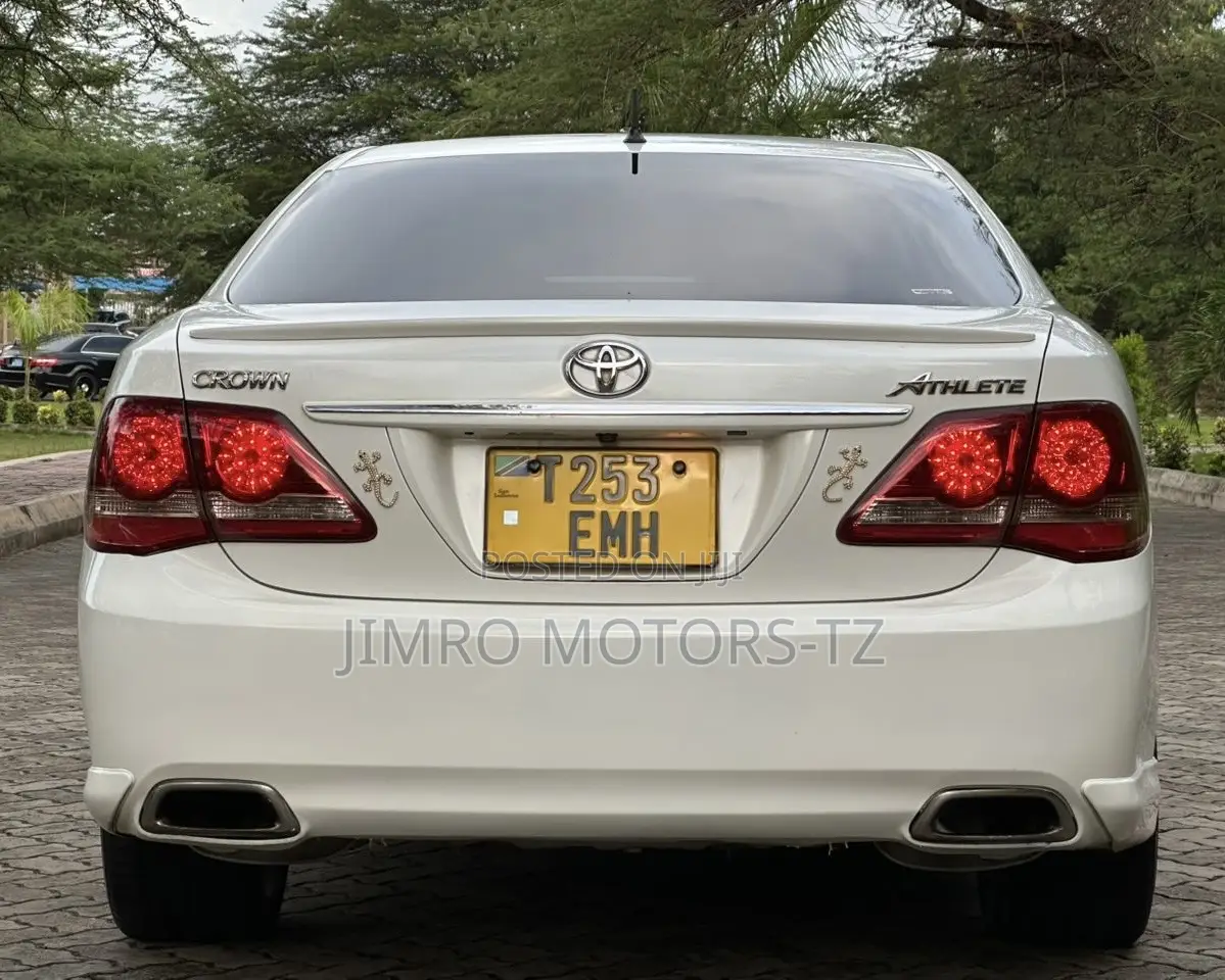 Toyota Crown 2009 White