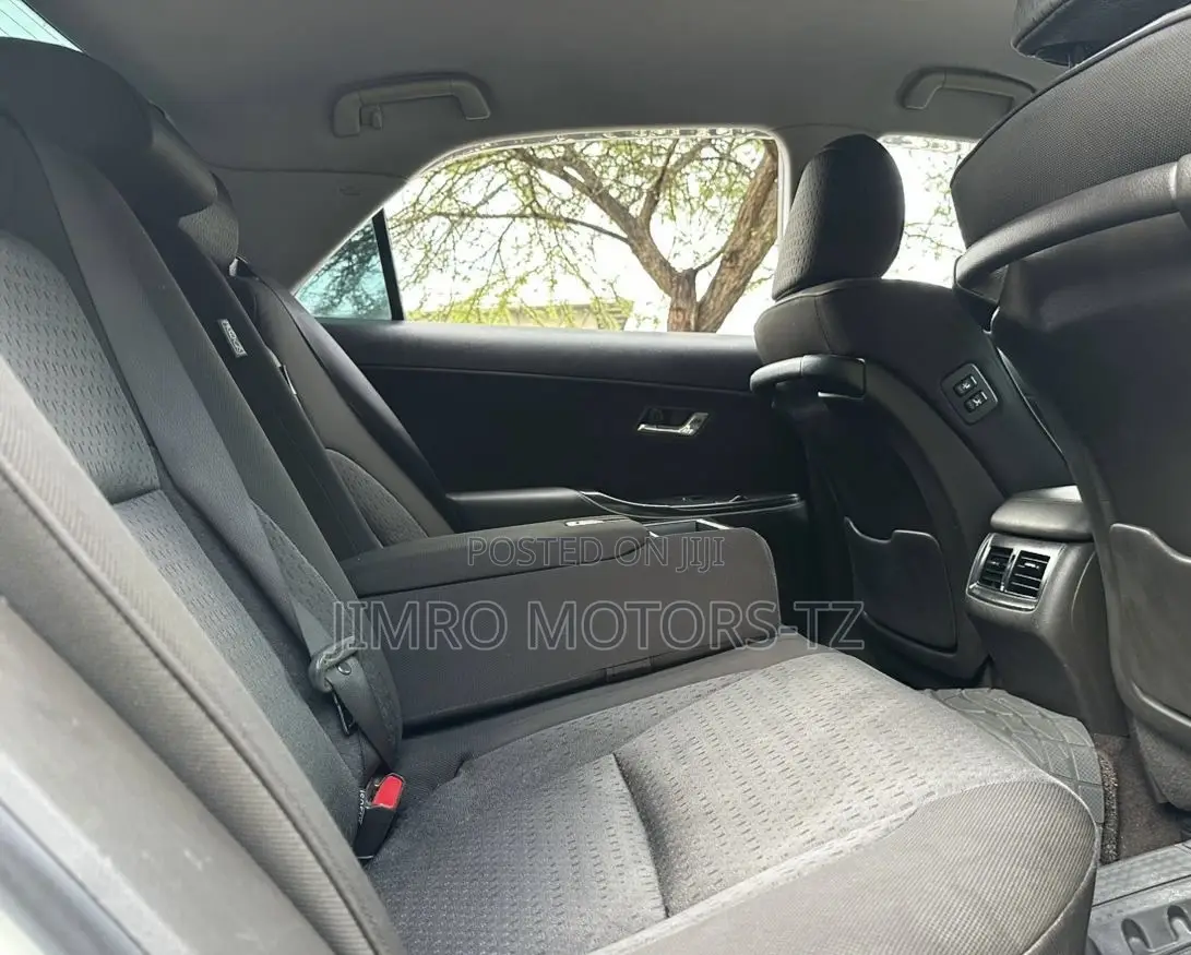 Toyota Crown 2009 White